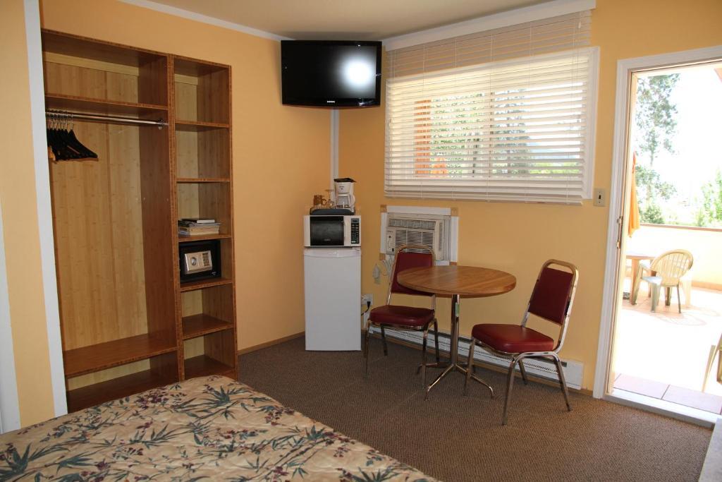 Waterfront Inn ペンティクトン 部屋 写真